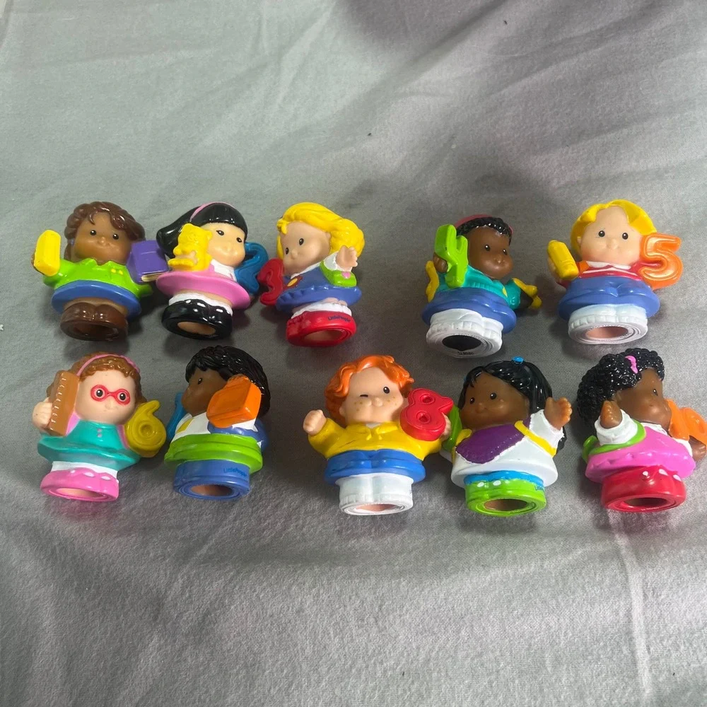 Fisher Price Little People Time-to-Learn Preschool Playset Musical 10 People